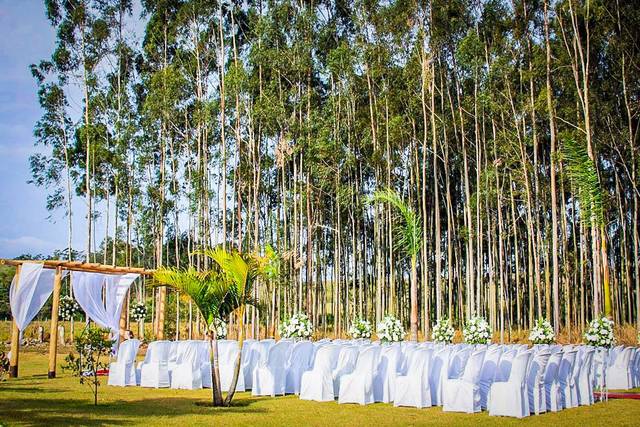 Casamento realizado no gramado