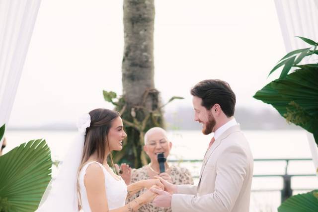 Casal vivendo em presença