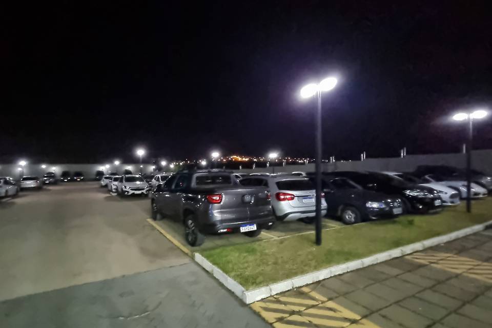 Estacionamento iluminado...