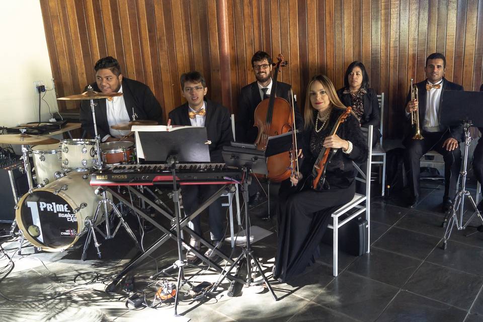 Orquestra com 7 musicos