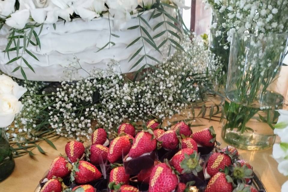 Gota trufada com morango