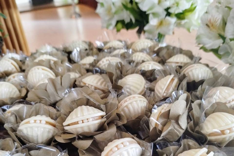 Conchinha com brigadeiro branc