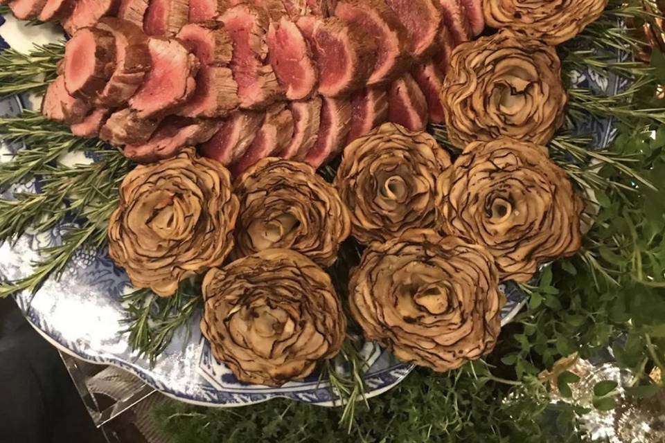 Roast beef e rosas de batatas