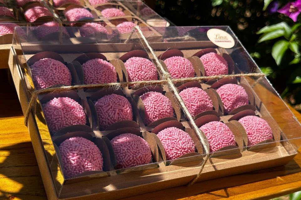 Brigadeiro gourmet morango
