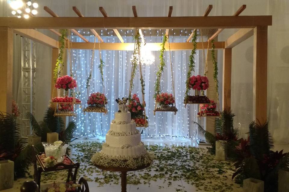 Mesa do bolo suspensa