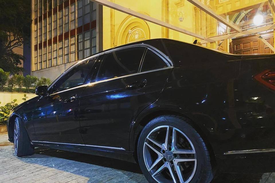 Mercedes e250 w15 igreja