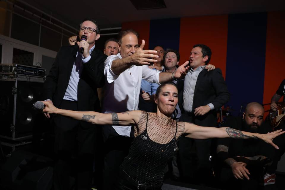 Galera adora cantar junto