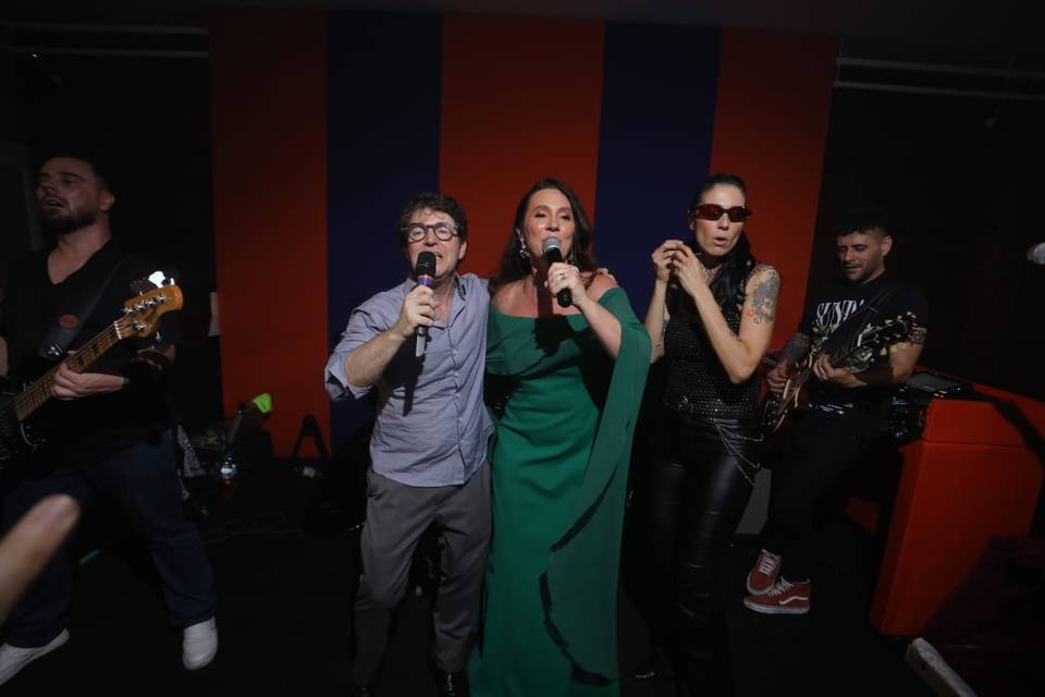 Galera adora cantar junto
