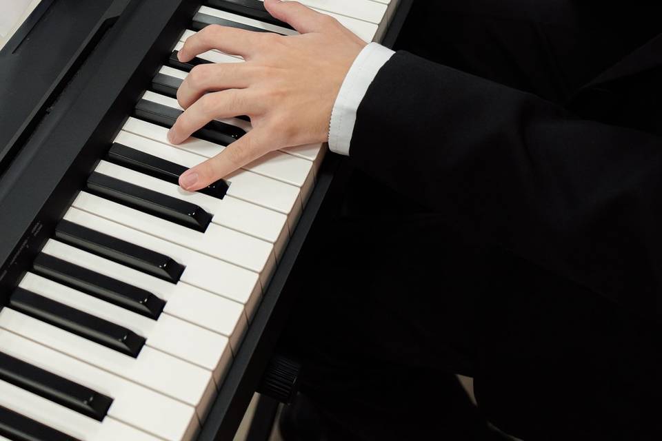 Nosso pianista com sua delicad