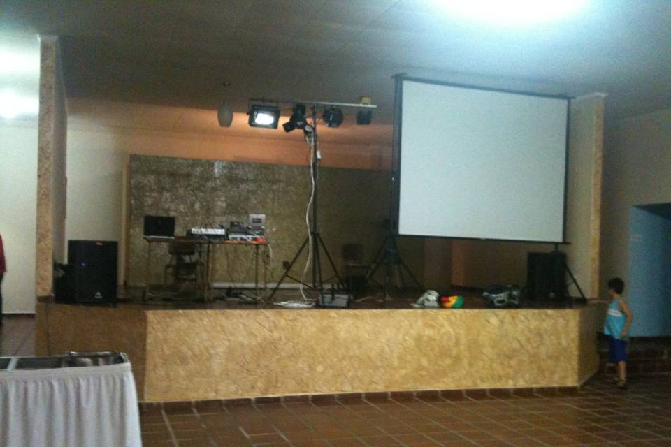 Palco para som e bandas