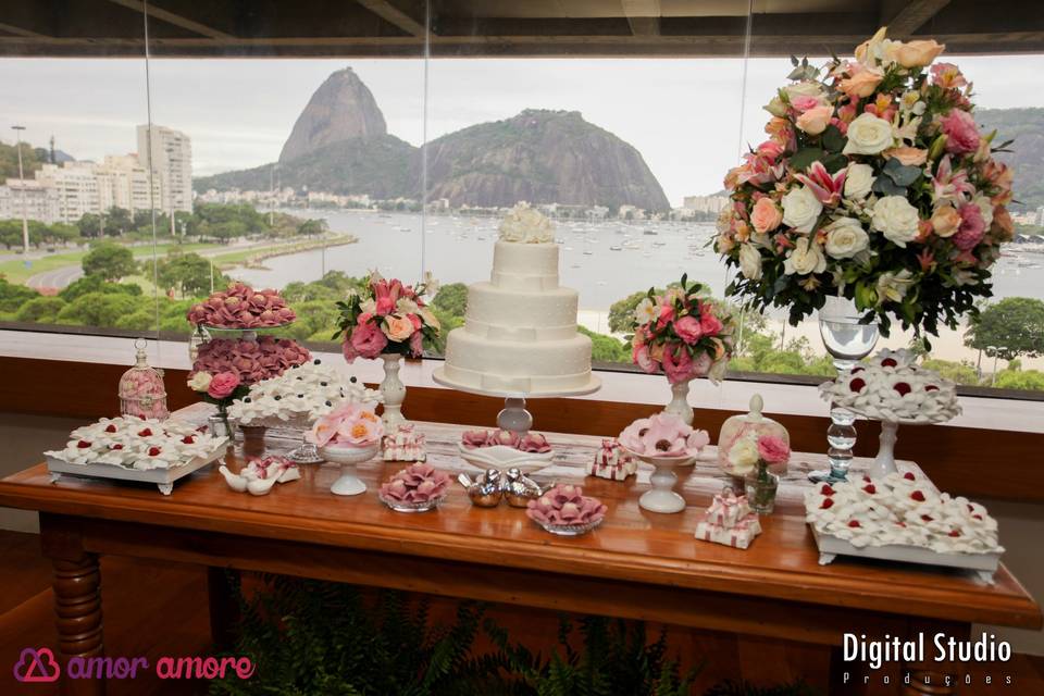 Mesa de Bolo do Mini Wedding