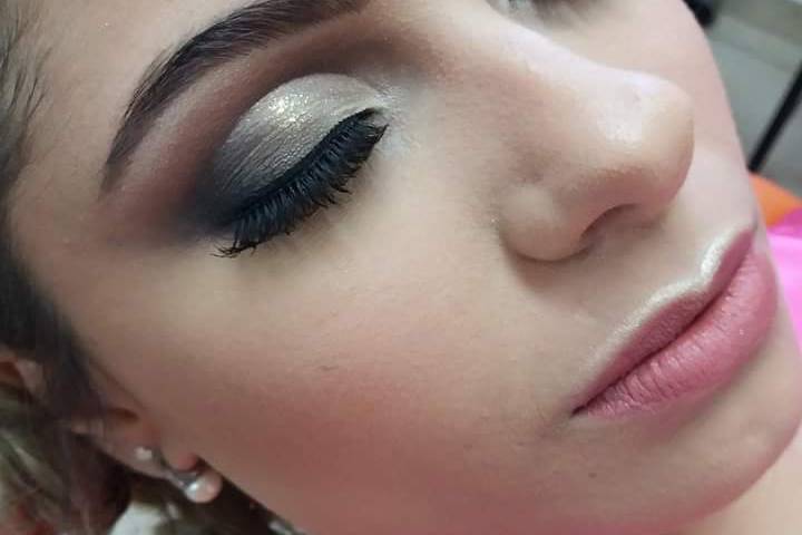 Make Cut  Crease