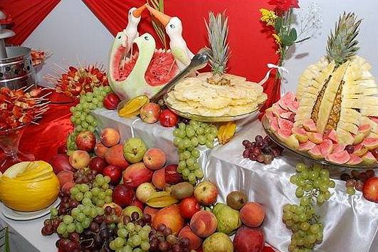 Mesa de frutas provocante