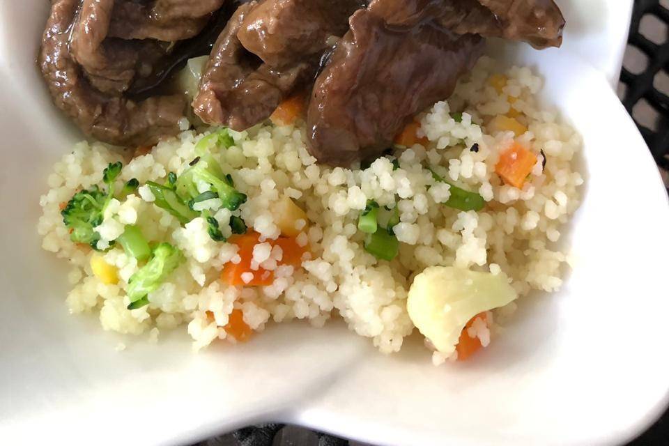 Couscous marroquino com iscas