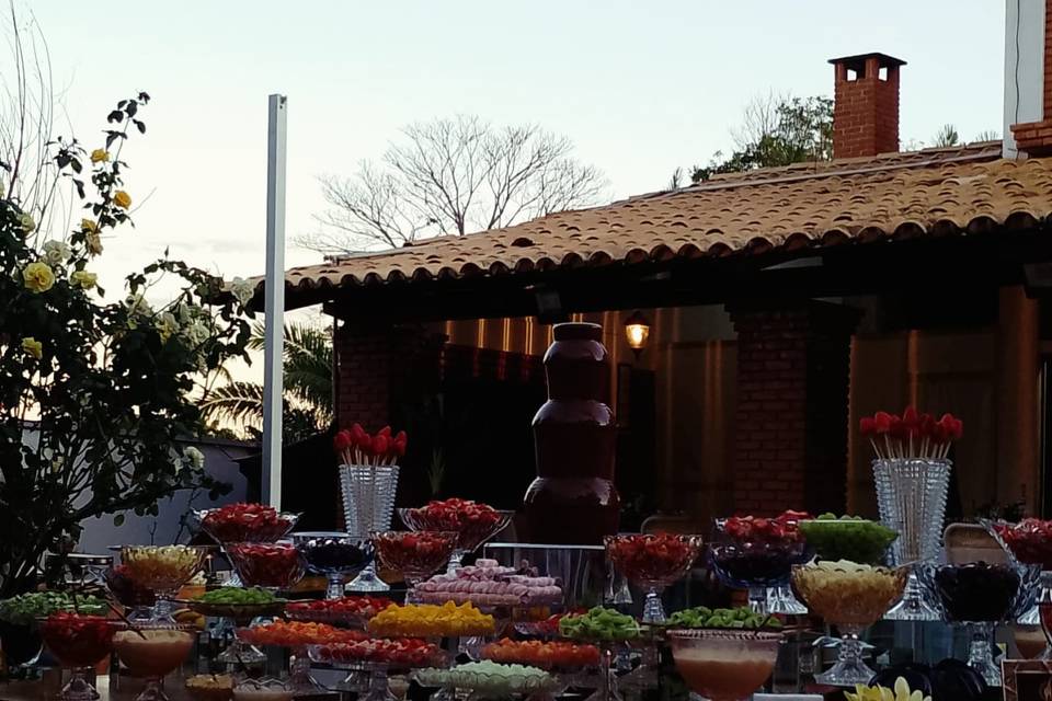Fondue de Chocolate com Frutas