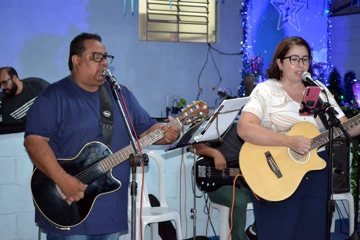 Violão e baixo