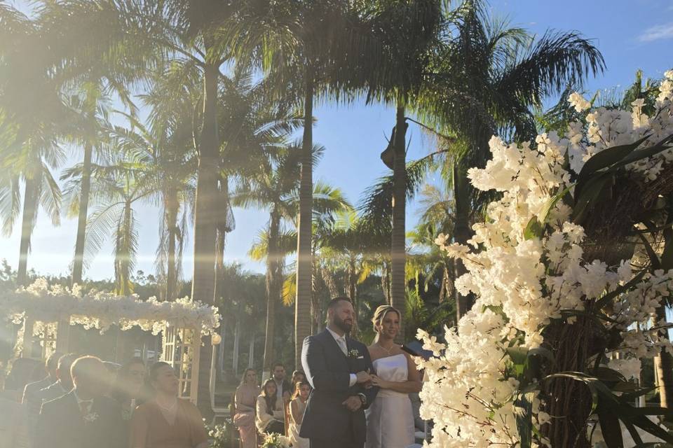 V&M