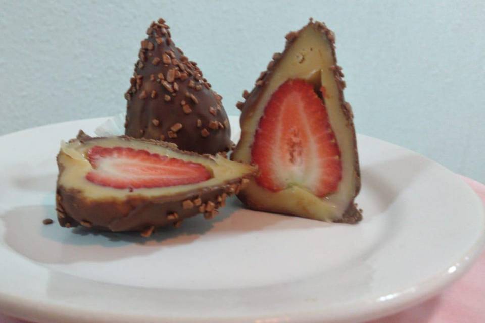 Coxinha de Ninho com Morango