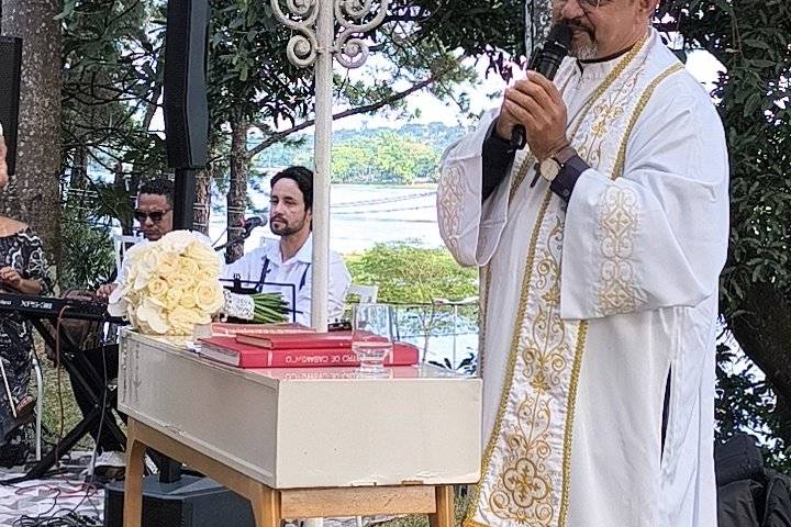Sacerdote ao alcance do povo
