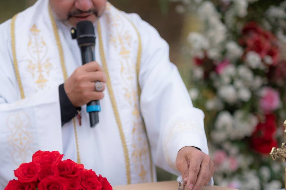 Celebrante Padre Jose Ricardo