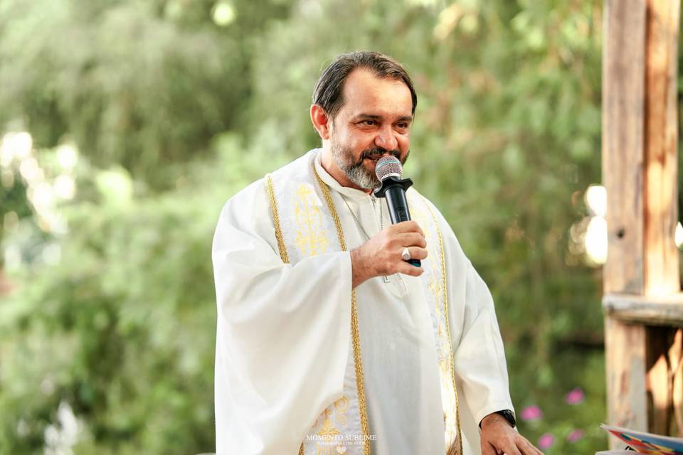 Padre José Ricardo - Celebrante