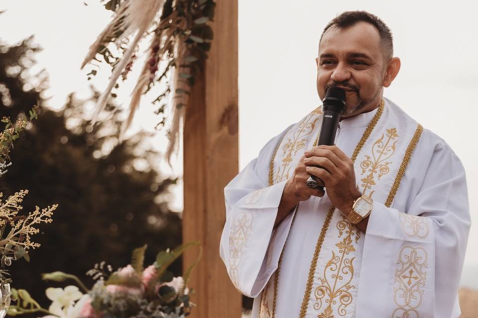 Padre José Ricardo - Celebrante