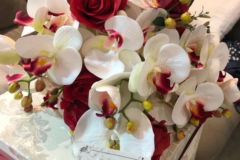 Buquê de Orquídeas e rosas