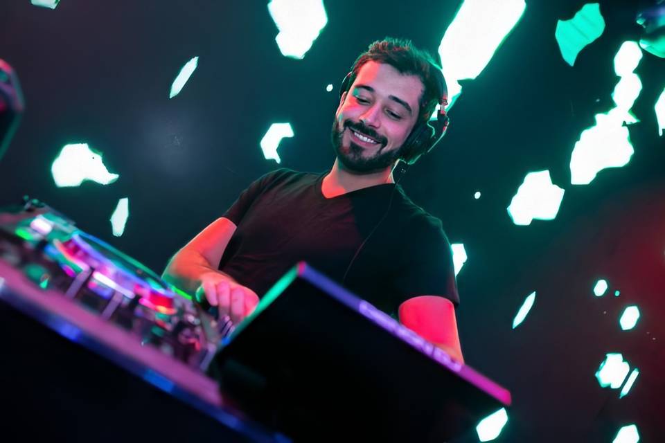 DJ profissional