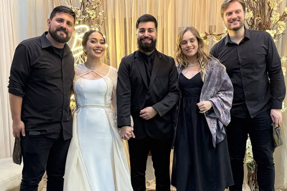 T & F (foto com os noivos)