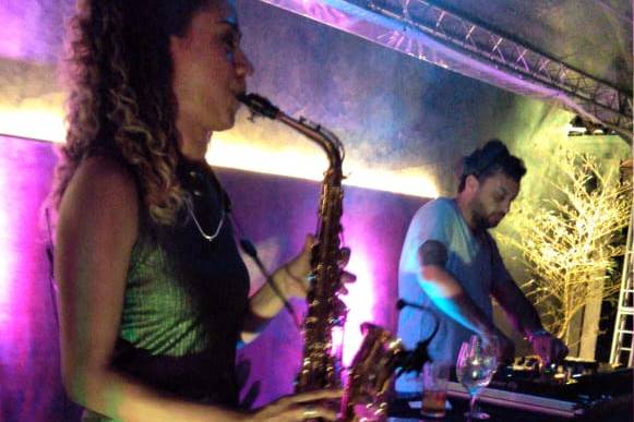 SAX + DJ
