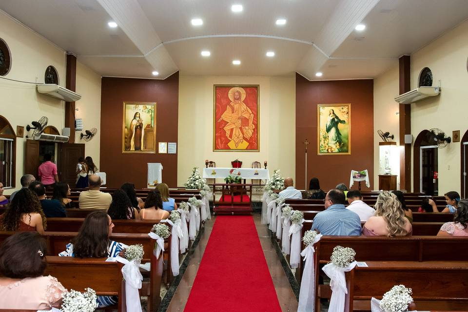 Igreja prontinha!!