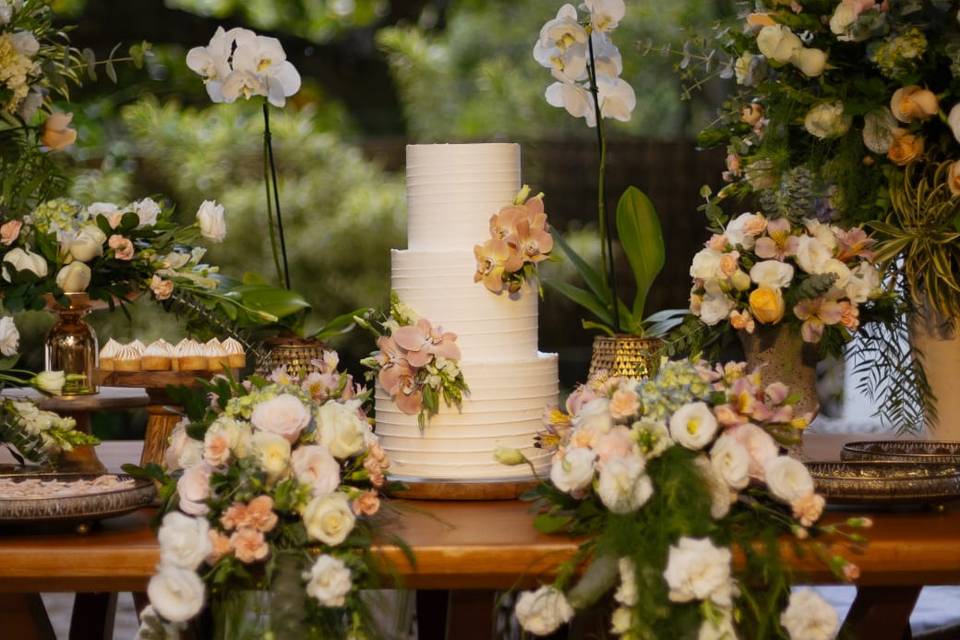 Mesa do bolo e doces