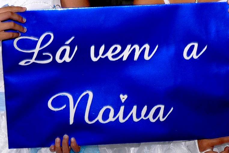 Placa lá vem a noiva