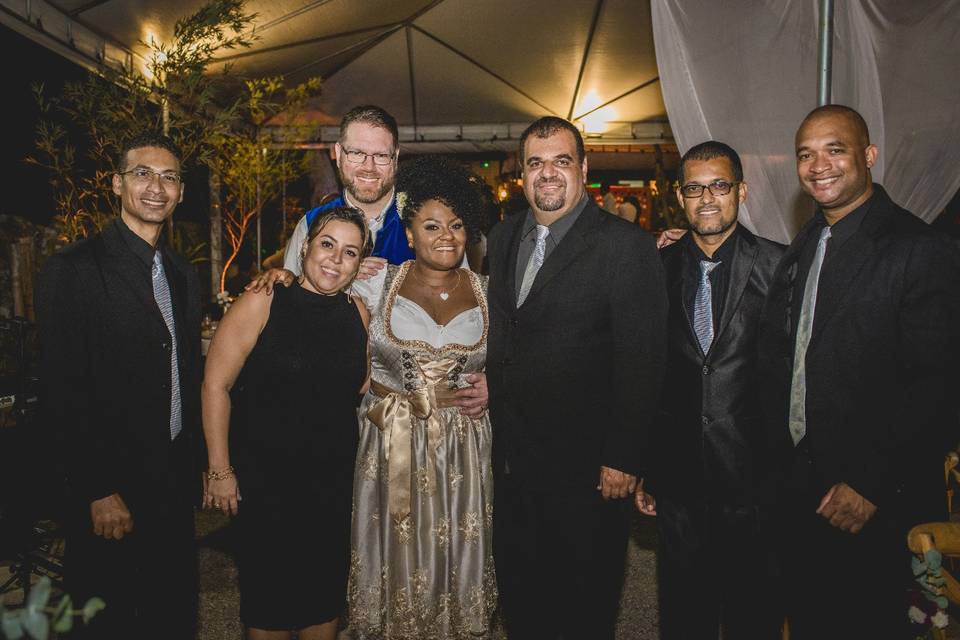 Casamento com trajes típicos