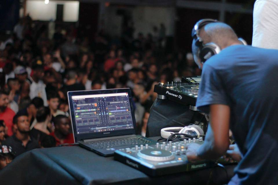 Wallace DJ Gospel Eventos