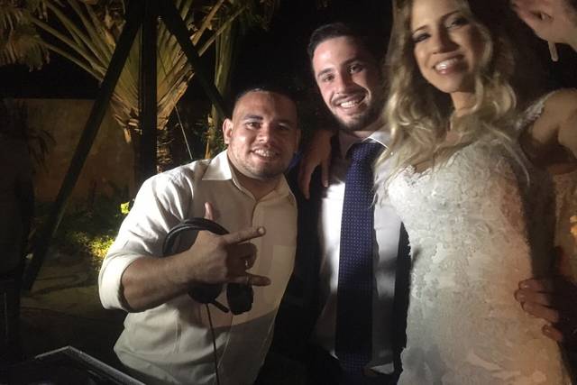 Noivos e dj turtle