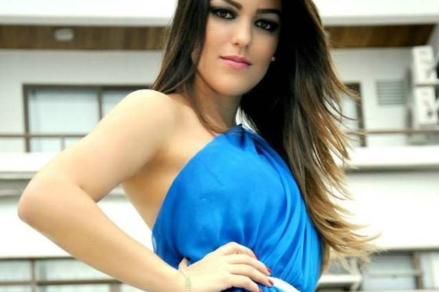 Modelo Azul Ana Paula