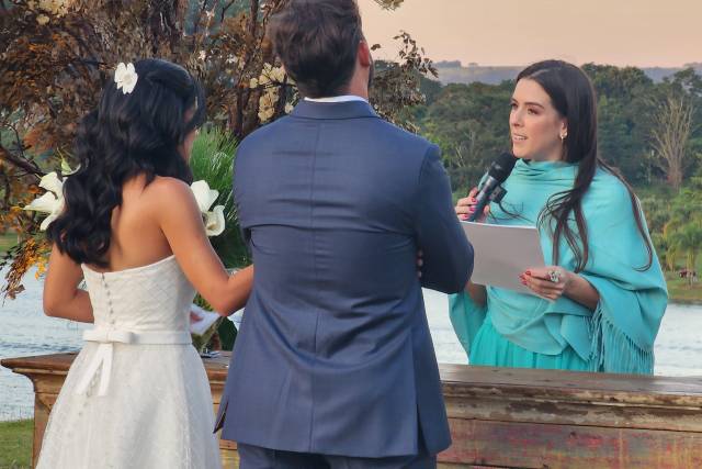 Casamento na casa dos noivos