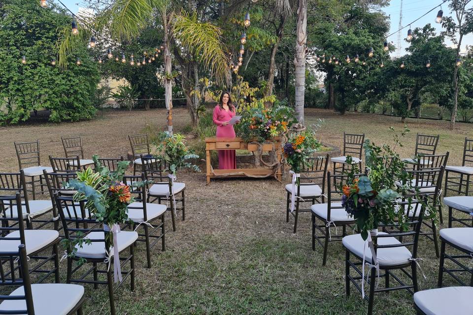 Fernanda Camargo Celebrante