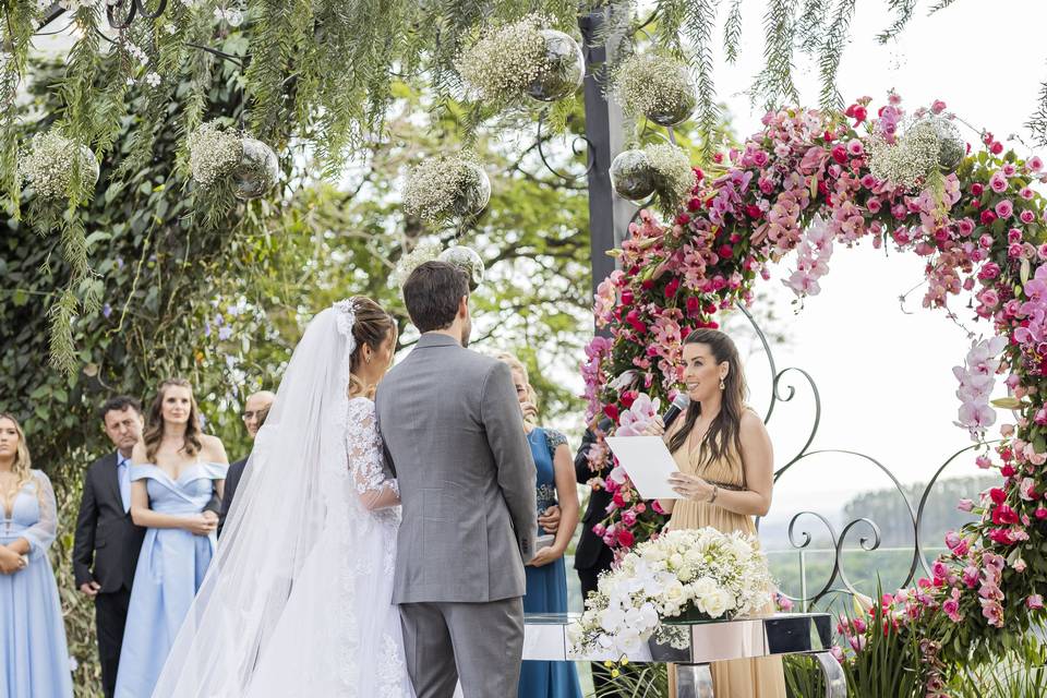 Fernanda Camargo Celebrante