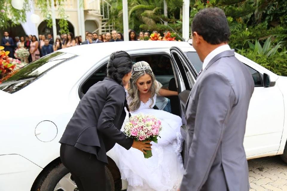 O cuidado na entrada da noiva