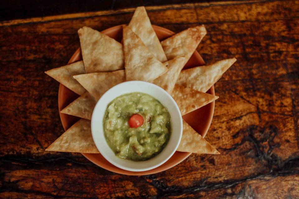 Guacamole com nachos