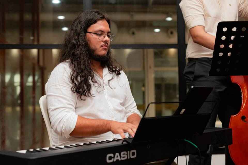 Vitor Moreira – Piano