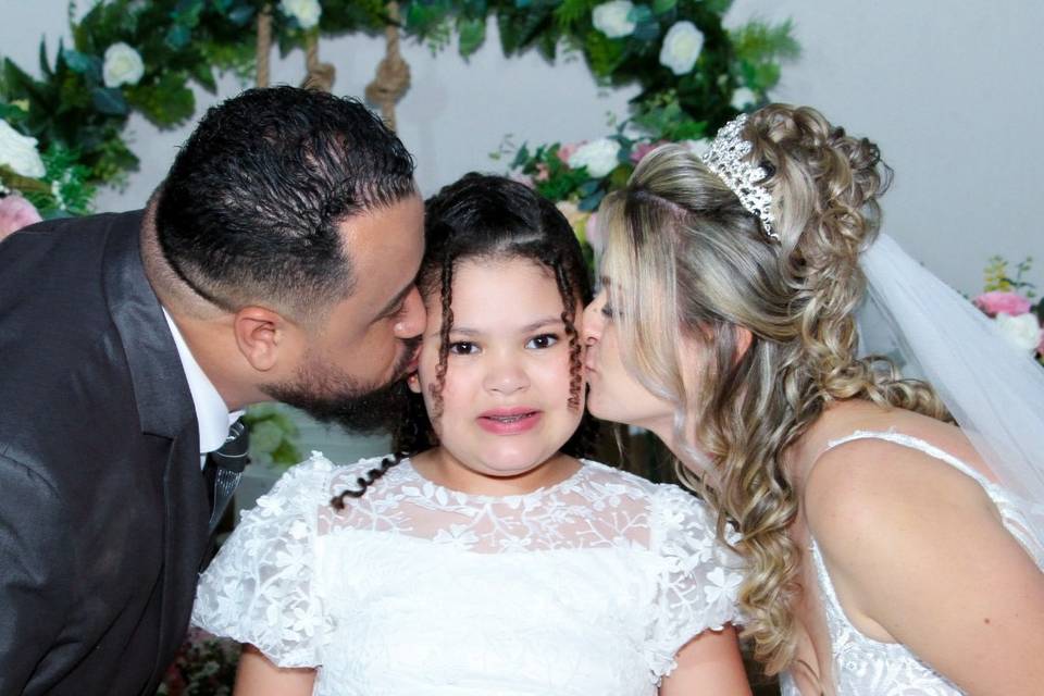 Com a filha do casal