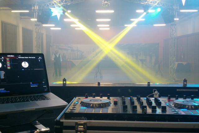 Pista em x mais serviço de dj