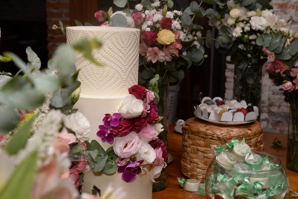 Decoração e bolo de casamento