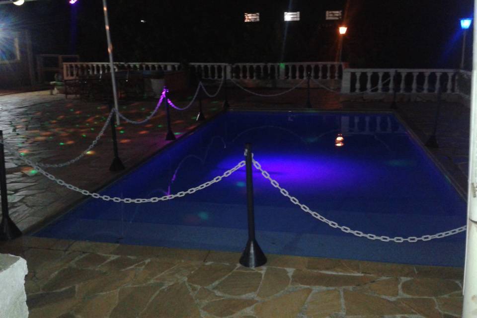 Iluminação e segurança na piscina