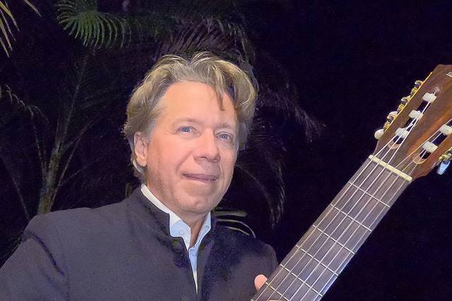 Renato Jimenez - Voz e Violão