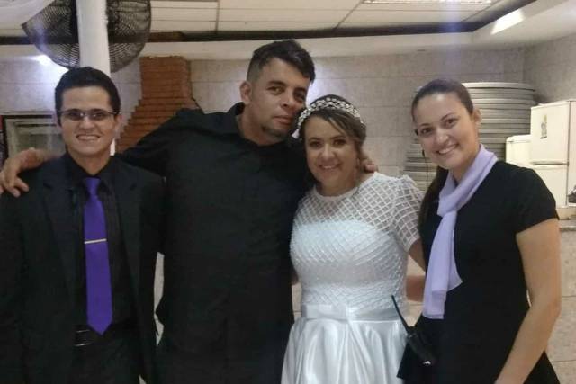 Foto com os noivinhos♥