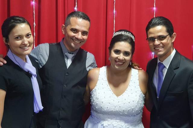 Foto com os noivinhos♥